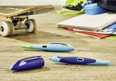 Rechtshänder-Griffstück für ergonomischen Schulfüller mit Anfänger-Feder A - STABILO EASYbirdy in himmelblau/grasgrün