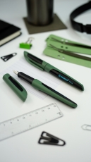 Füller - STABILO Flow SPORTY in khaki/schwarz - Einzelstift - inklusive Patrone