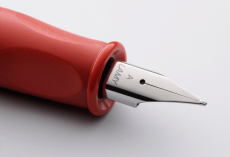 Lamy Füllfederhalter ABC Modell 10, Farbe rot, Feder A (Anfänger), Mit Beschriftungsfeld