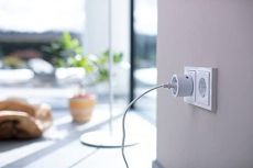 Brennenstuhl 1507070 Comfort-Line Mini Funkschalt-Set 3x IP20 (Innenbereich, mit Handsender und erhöhtem Berührungsschutz) weiß